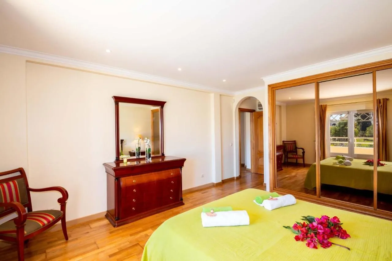 אלבופיירה Villa Samoa By Algarve Vacation 0*,  פורטוגל